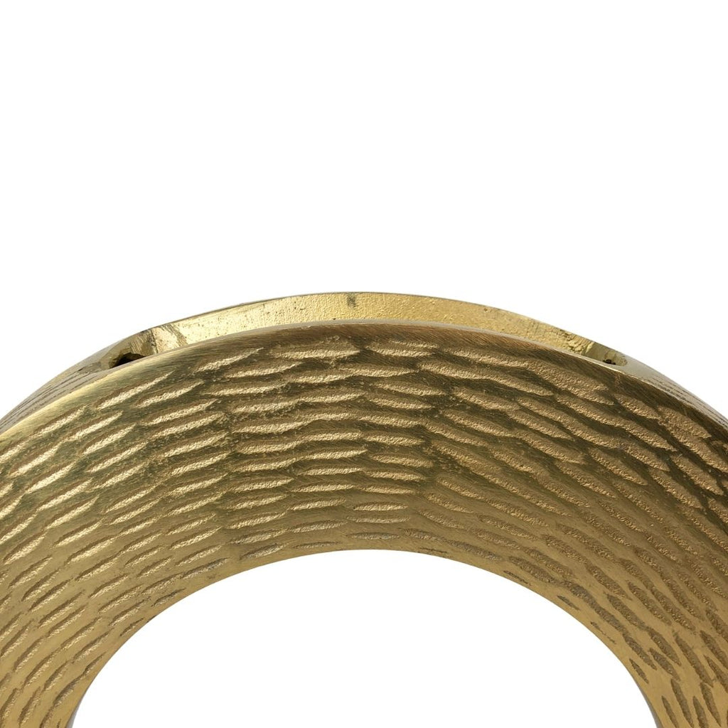 Escultura Circular de Mesa con Textura Martillada