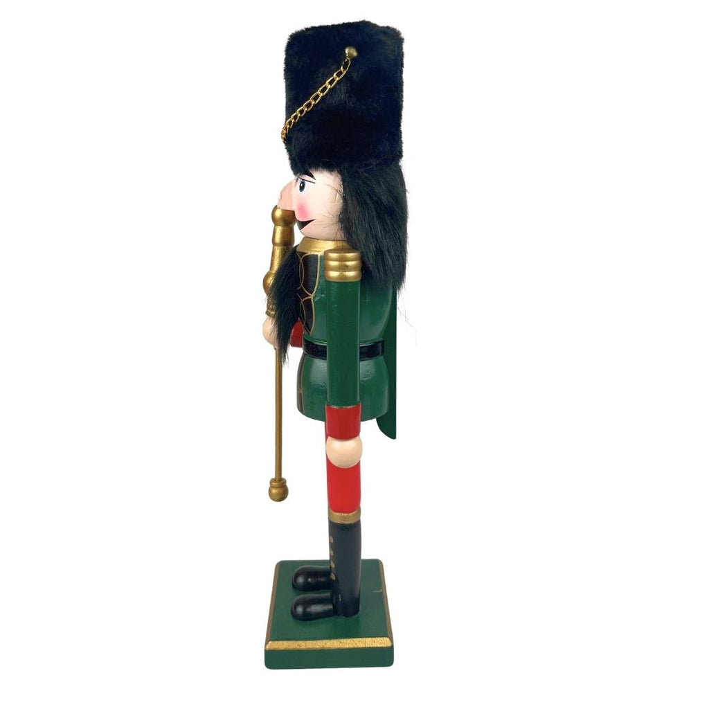 Cascanuez caballero 30 cm