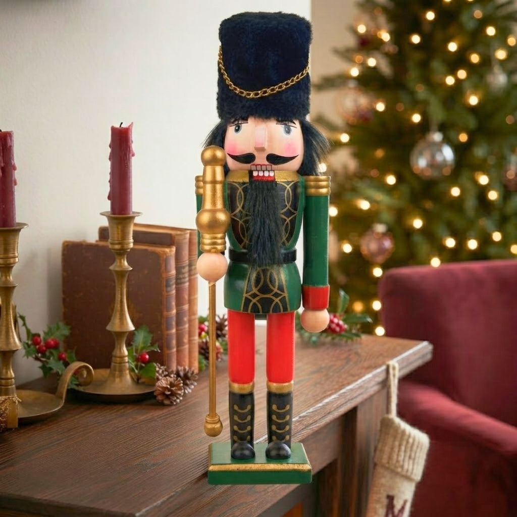 Cascanuez caballero 30 cm