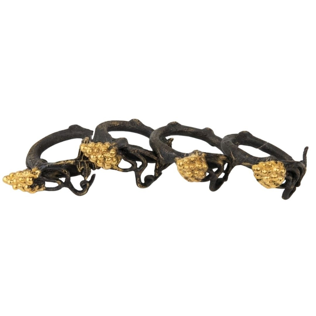 Juego de anillos ramas con uvas